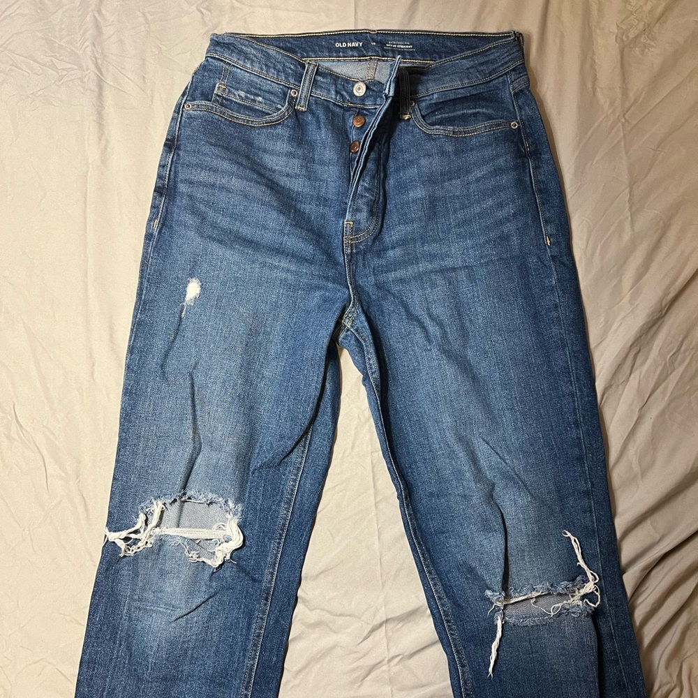 High rise ripped jeans